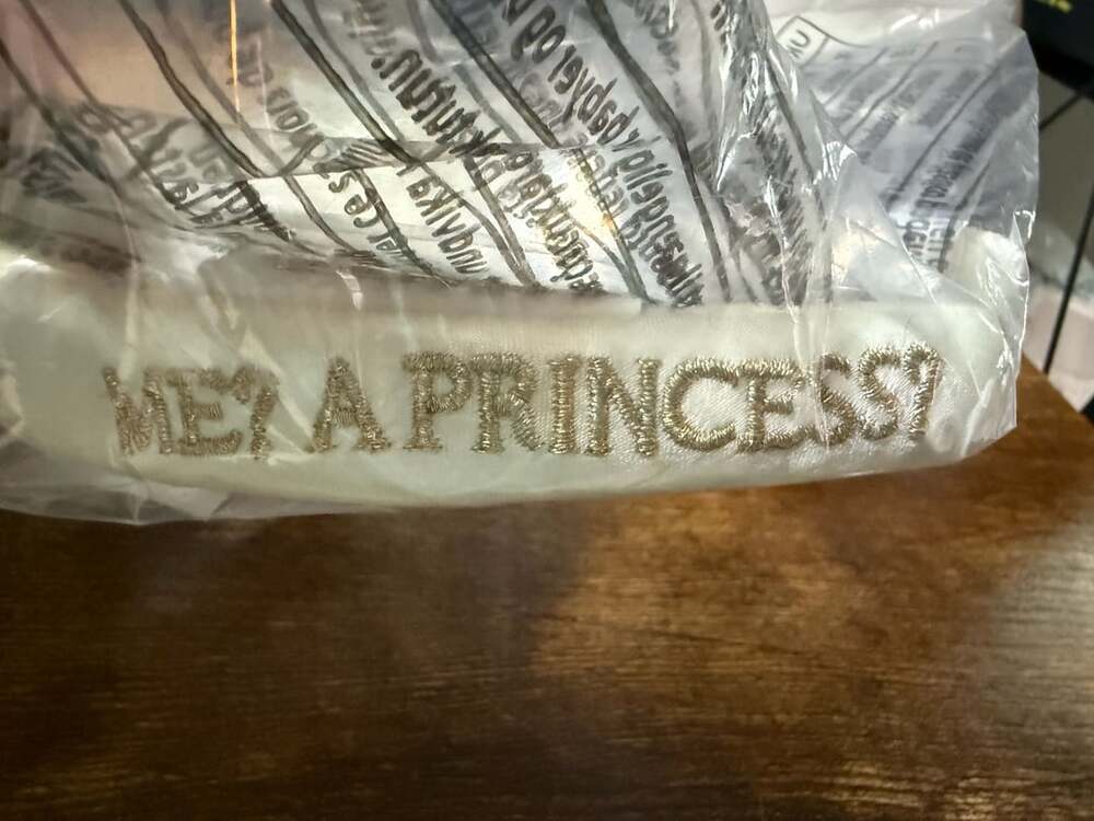 Disney D23 Princess Diaries 25th Mia Thermopolis Ear Headband - Picture 3 of 3